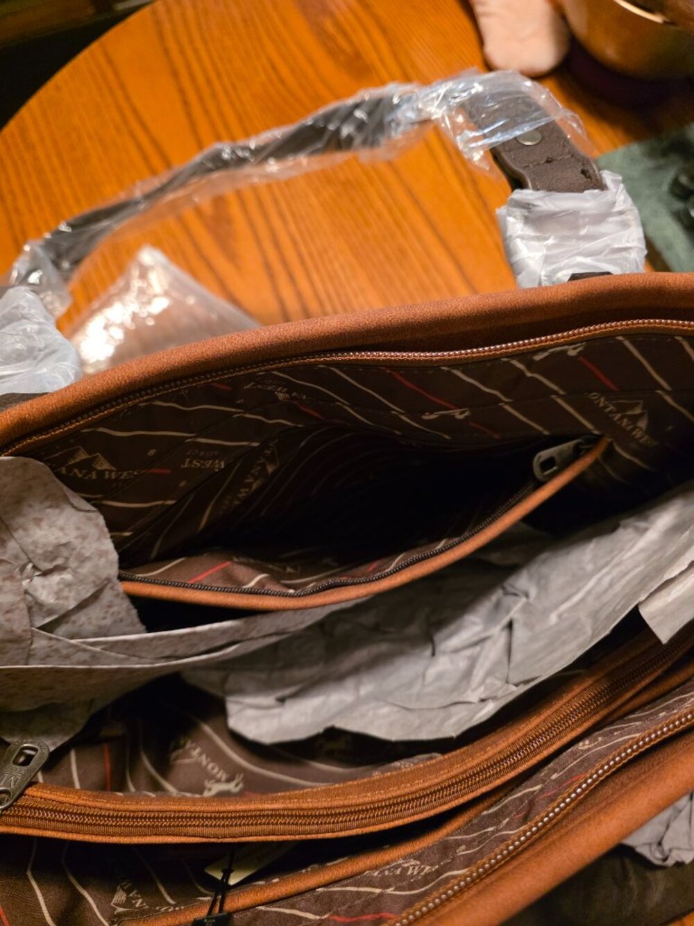 Montana West Embroidered Collection Concealed Carry Tote - Picture 7 of 9